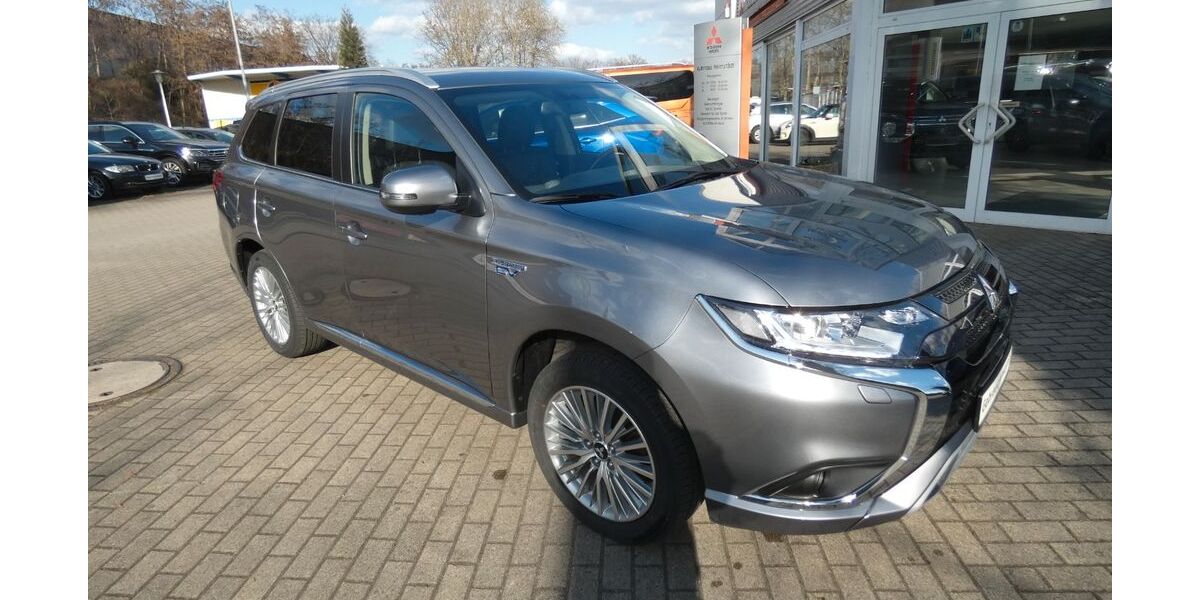 Mitsubishi Outlander 58.663 km 23.490 &euro; Radebeul 01445