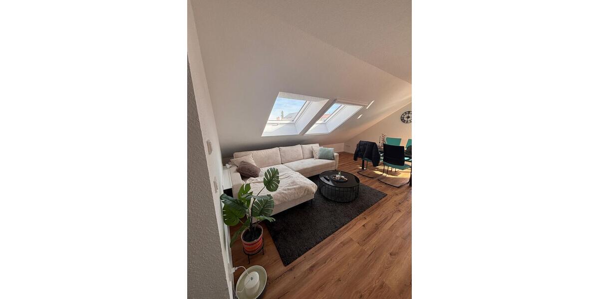 Dachgeschoßwohnung Philippsburg - 3 Zimmer, 82 m&sup2;, 1.150&euro; | Angebot:26311611