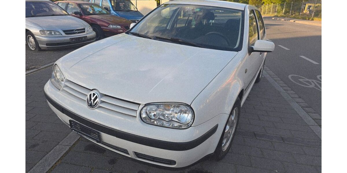 VW Golf 110.000 km 3.999 &euro; Friedrichshafen 88046