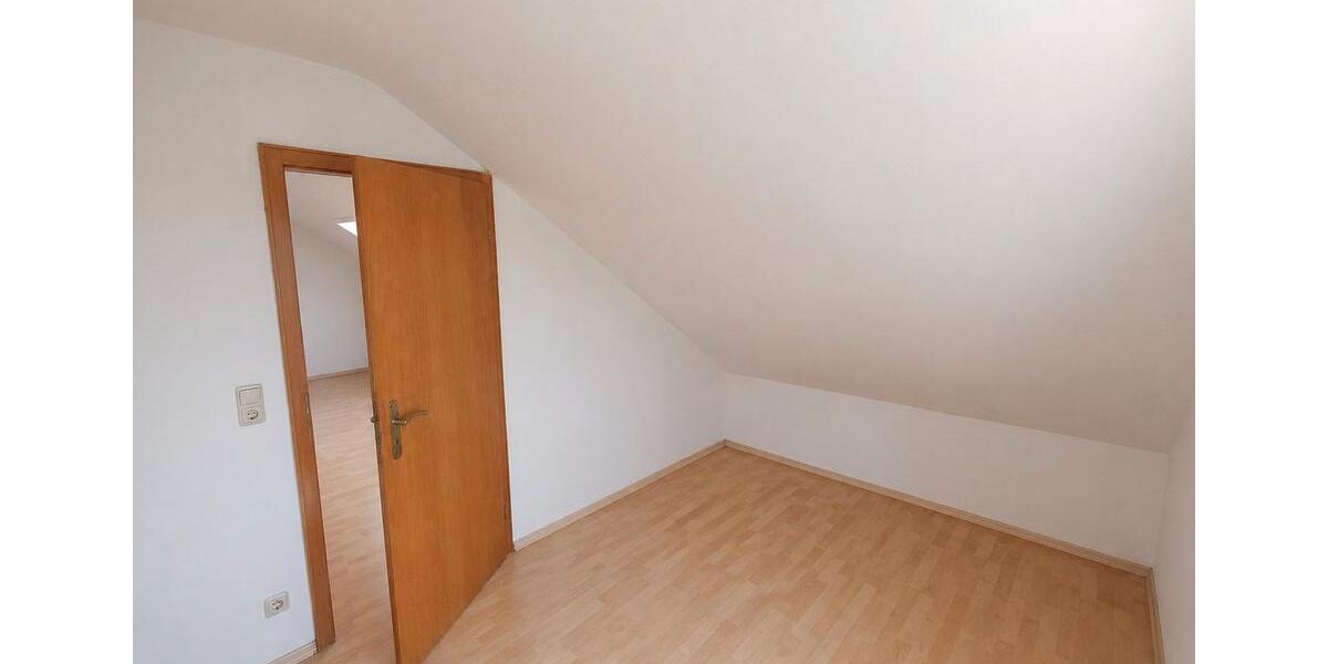 Dachgeschoßwohnung Walldorf - 3 Zimmer, 52 m&sup2;, 620&euro; | Angebot:26537322