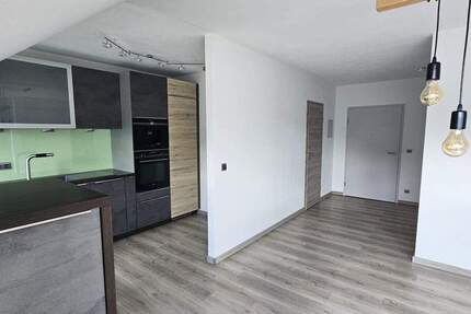 ***** Exklusive Dachgeschosswohnung ***** 2 zimmer