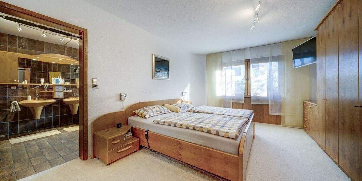 Einfamilienhaus Tengen - 8 Zimmer, 231 m&sup2;, 595.000&euro; | Angebot:25690110