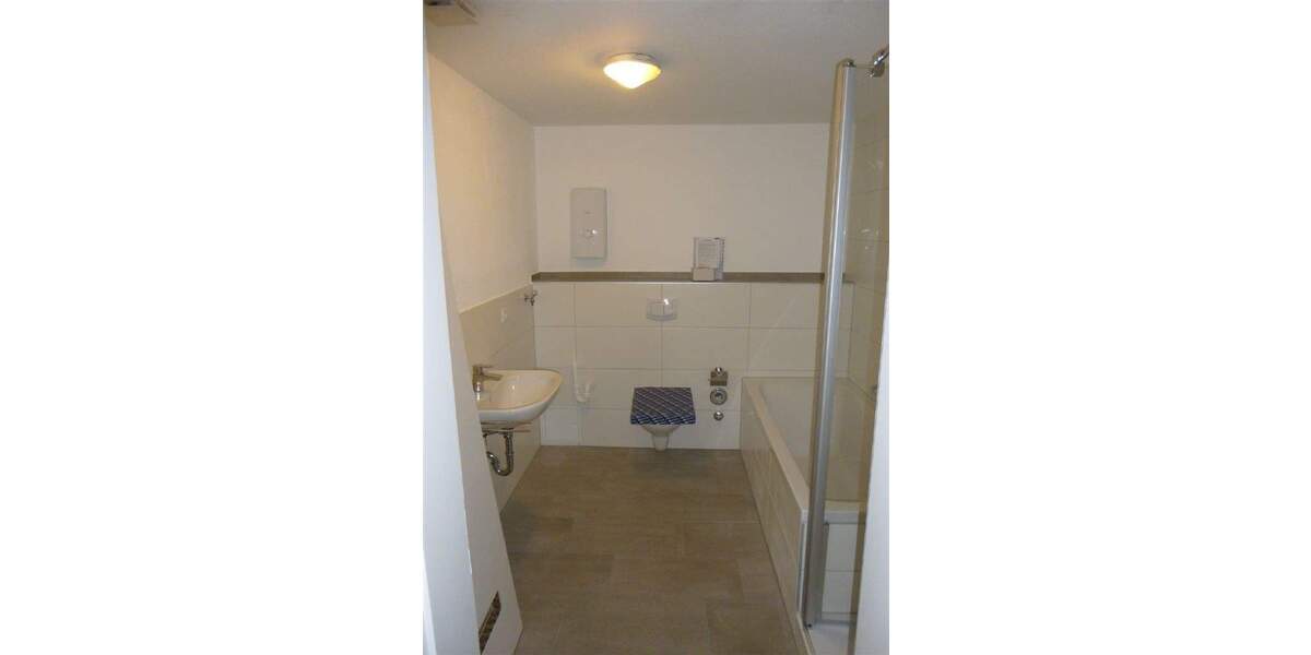 Zimmer Weikersheim - 3 Zimmer, 110 m&sup2;, 660&euro; | Angebot:25728530