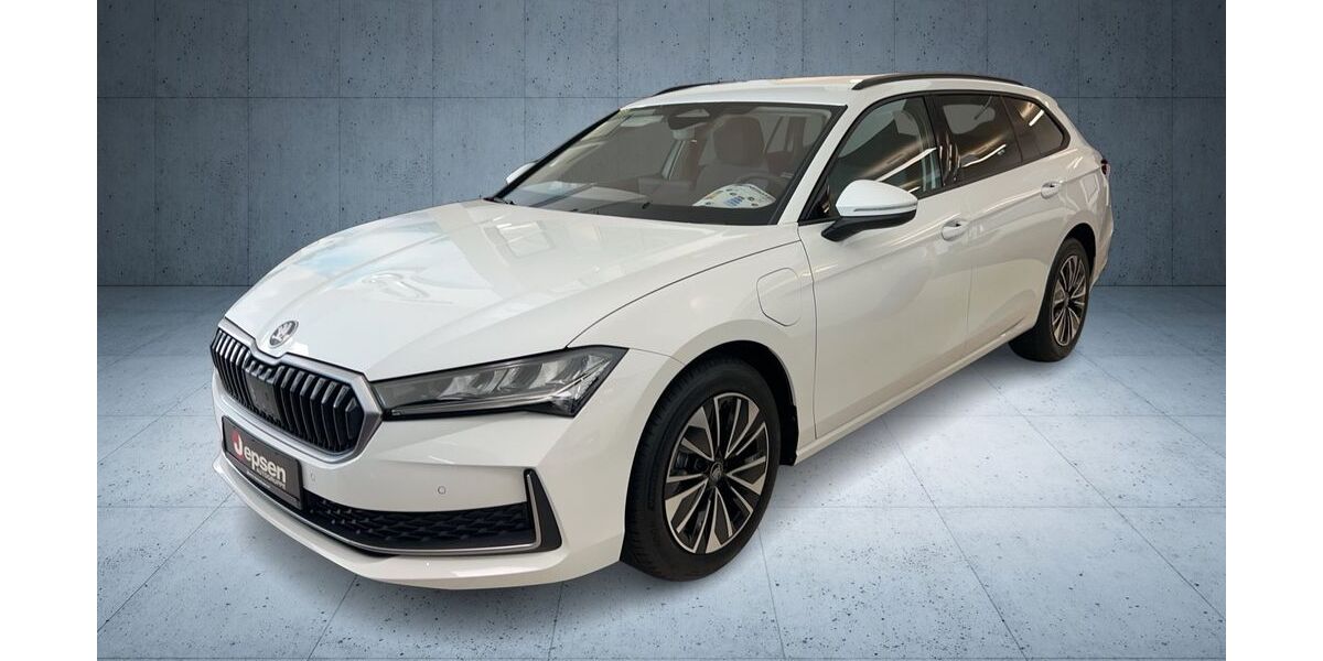 Skoda Superb 4.900 km 44.470 &euro; Regensburg 93049