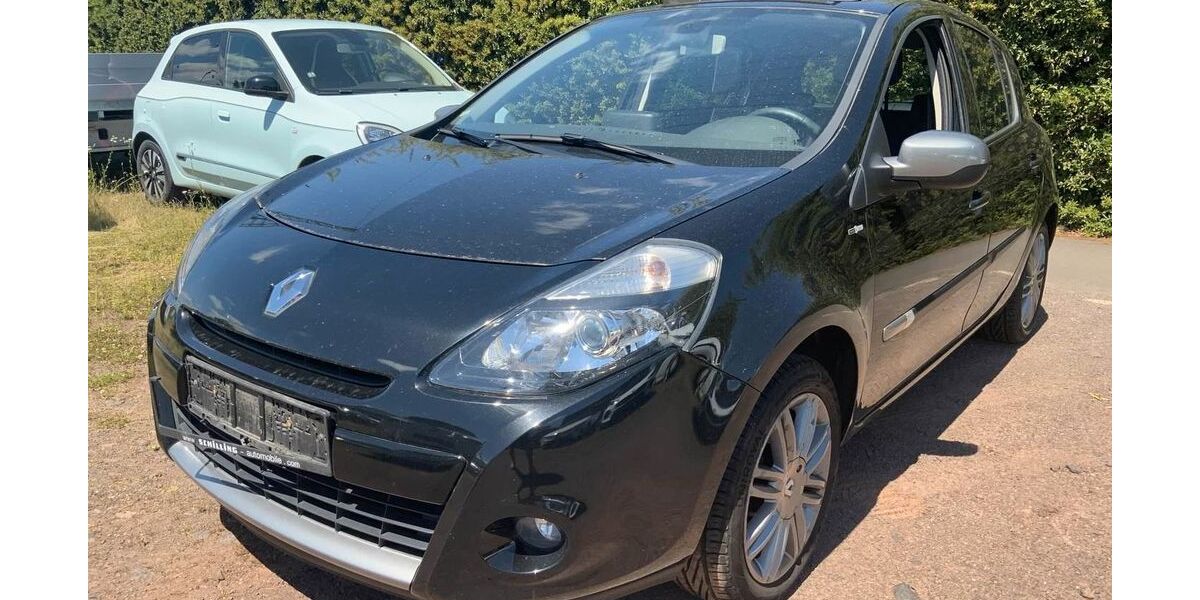 Renault Clio 97.900 km 5.555 &euro; Saarbrücken 66121