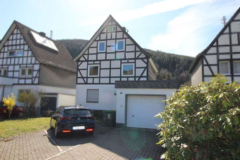 Haus zum Kaufen in Lennestadt 179.000 € 170.96 m²