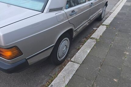 Mercedes-Benz 190 102.000 km 13.500 € Oggersheim 67071