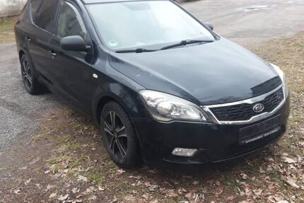 Kia ceed / Ceed 183.000 km 1.990 &euro; Berlin 13127