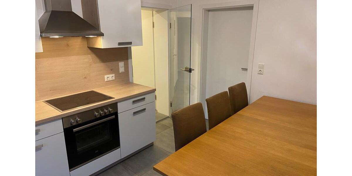 Etagenwohnung Neutraubling - 1 Zimmer, 85 m&sup2;, 635&euro; | Angebot:24803939