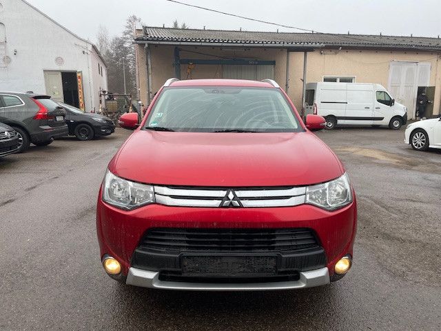 Mitsubishi Outlander 217.000 km 7.900 &euro; Chemnitz 09116