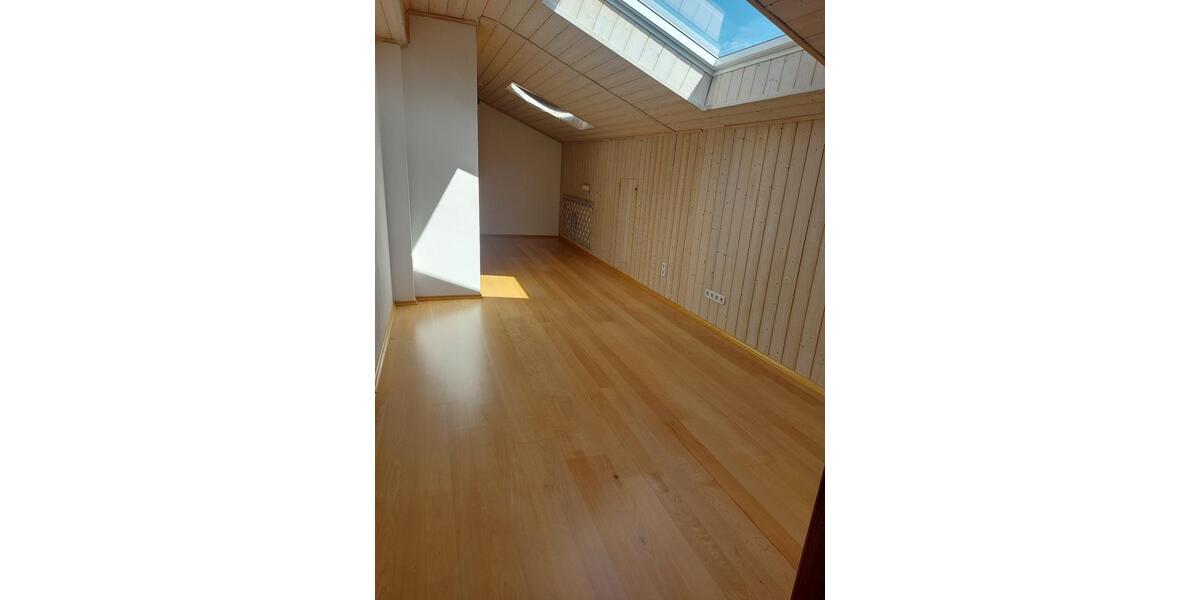 Sehr schöne 5 Zimmer-Wohnung in traumhafter Lage 5 zimmer