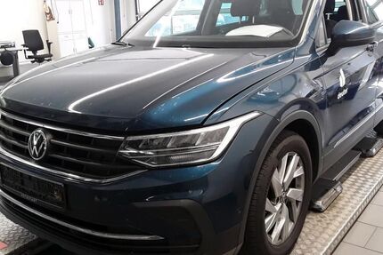 VW Tiguan 224.788 km 18.990 € Vechelde 38159