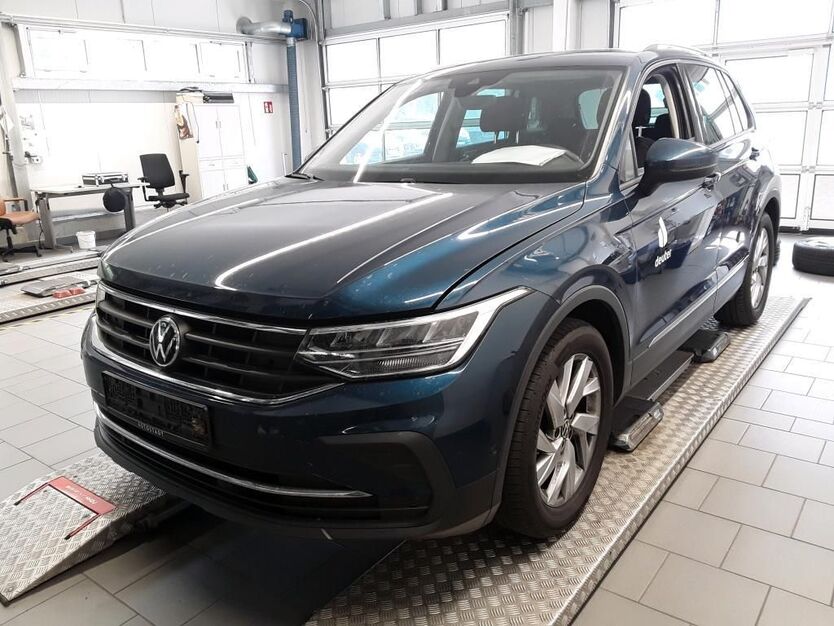 VW Tiguan 224.788 km 18.990 € Vechelde 38159