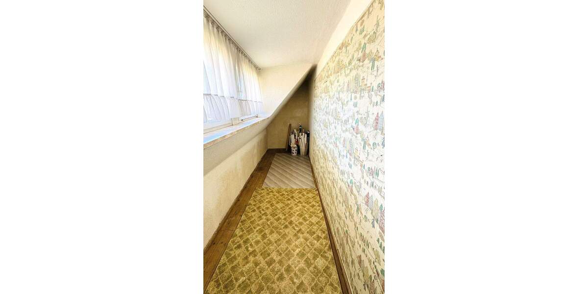 Wohnhaus in ruhiger Ortsrandlage von Sulzbach-Rosenberg zimmer