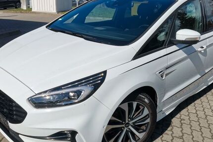 Ford S-Max 200.000 km 13.900 &euro; Bernburg / Saale 06406