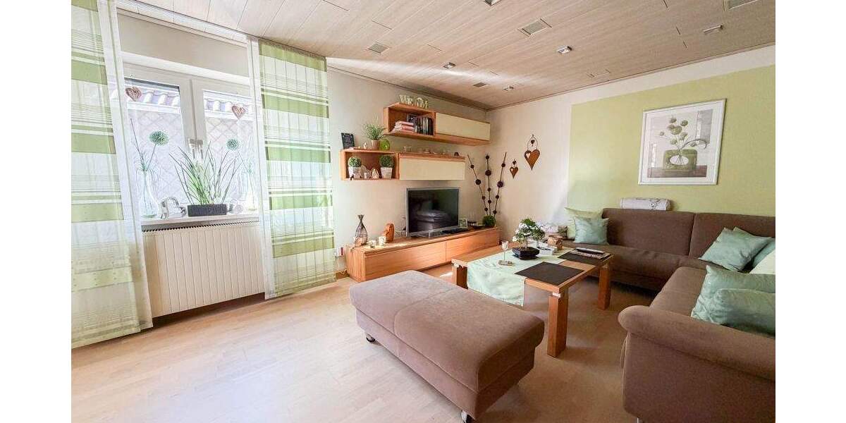 Einfamilienhaus Lichtenfels / Buch am Forst Buch am Forst - 9 Zimmer, 289 m&sup2;, 319.000&euro; | Angebot:25862925