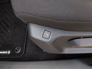 Opel Combo Ultimate AHK HUD NAVI AUTOM. PARKEN WINTERPA 4.500 km 26.740 &euro; HAAN 42781