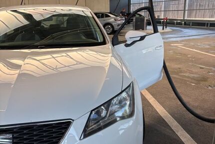 Seat Leon 205.000 km 5.100 &euro; Emden 26721