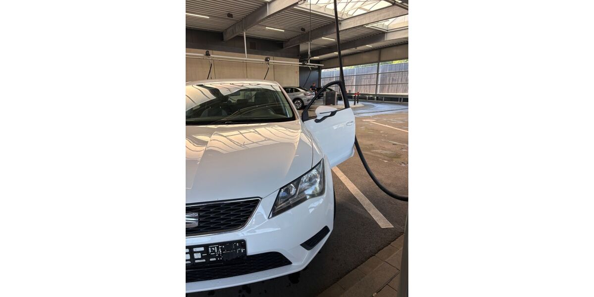 Seat Leon 205.000 km 5.100 &euro; Emden 26721
