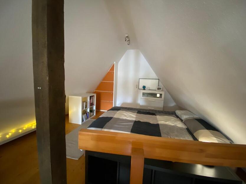 Charmante 1-Zimmer Maisonette-Wohnung zimmer