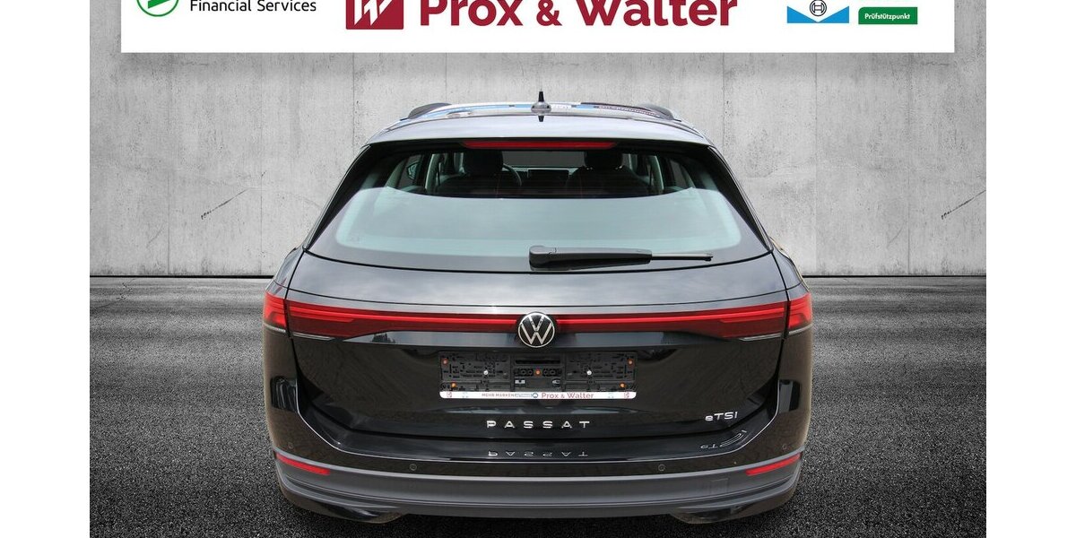 VW Passat Variant 1.5 eTSI 7-DSG LED+KAMERA+WINTER 35.987 km 26.900 &euro; Hagenow 19230