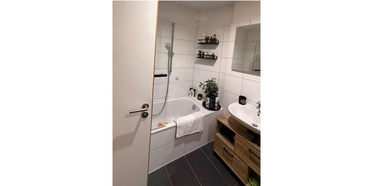 Dachgeschoßwohnung Cottbus - 3 Zimmer, 90 m&sup2;, 950&euro; | Angebot:25378951