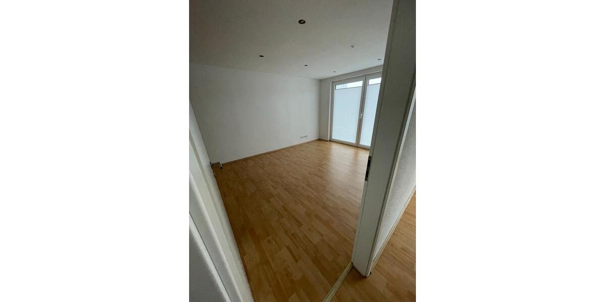 Erdgeschoßwohnung Bielefeld Heepen - 2.5 Zimmer, 81 m&sup2;, 570&euro; | Angebot:26395062