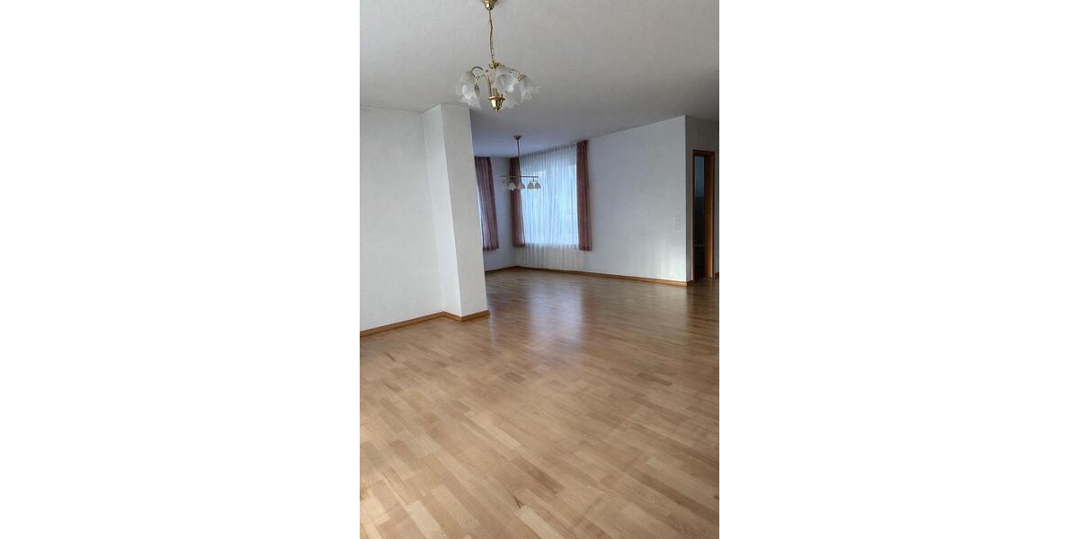 Erdgeschoßwohnung Eningen unter Achalm - 4.5 Zimmer, 111 m&sup2;, 1.450&euro; | Angebot:24466324