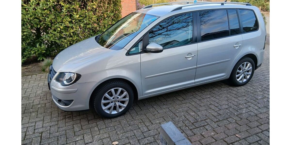 VW Touran 244.500 km 3.950 &euro; Recke 49509