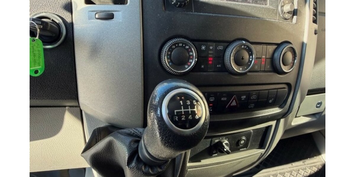 Mercedes-Benz Sprinter 319 CDI V6 9 Sitzer mit Dachklima 293.500 km 22.015 &euro; Muldestausee 06774