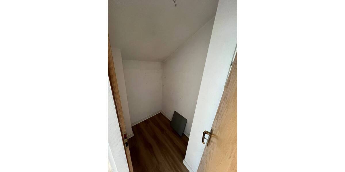 Etagenwohnung Kabelsketal Schwoitsch - 3 Zimmer, 75 m&sup2;, 110.000&euro; | Angebot:25671518