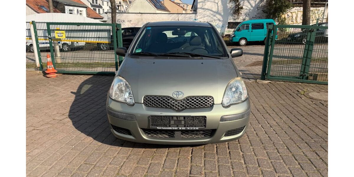 Toyota Yaris 207.025 km 899 &euro; Berlin 12524