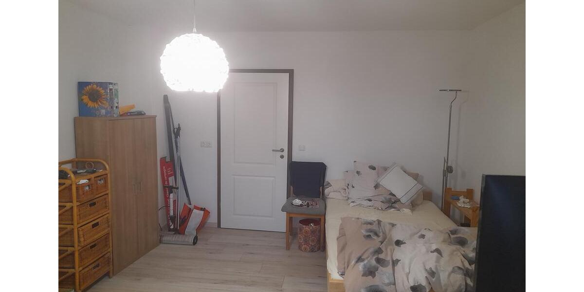 Sanierte 3-Zimmer-Wohnung (100 m²) in zentraler Lage zu vermieten zimmer