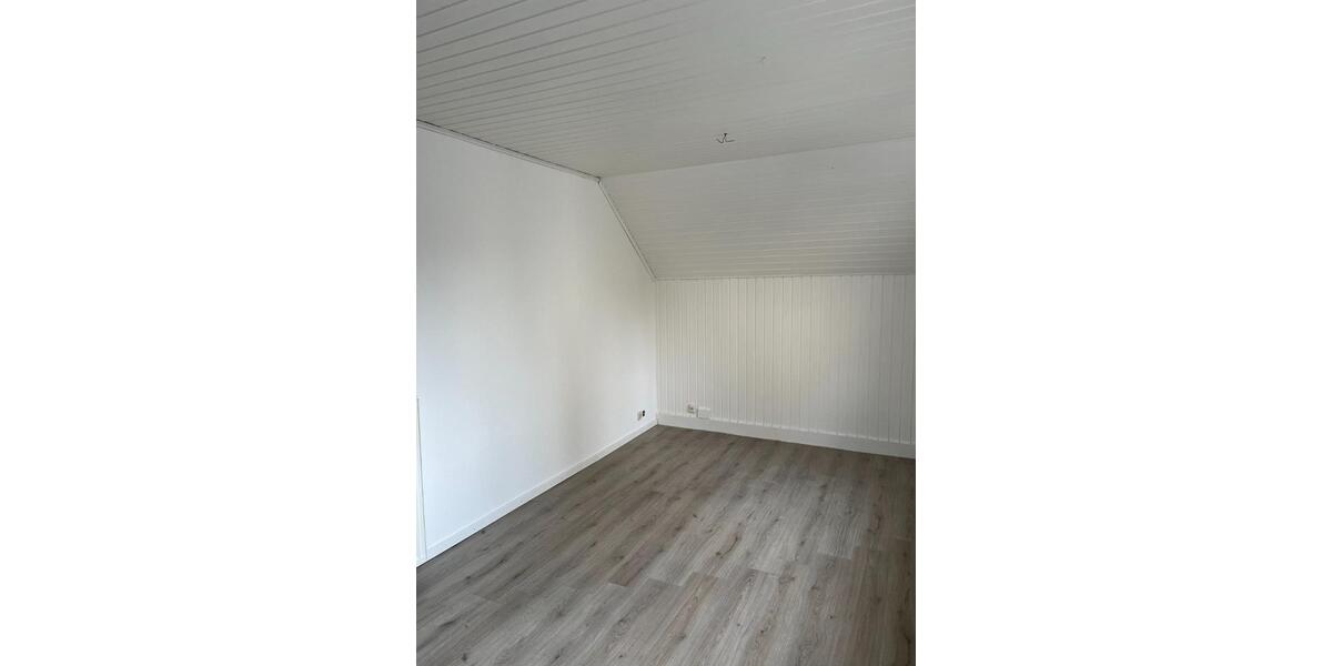 Einfamilienhaus Ottweiler - 3 Zimmer, 90 m&sup2;, 675&euro; | Angebot:25439582