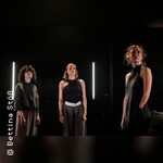 Dare to Care - Tanzstück im Rahmen 