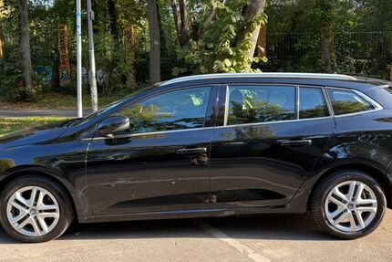 Renault Megane 120.800 km 8.300 &euro; Berlin 10999