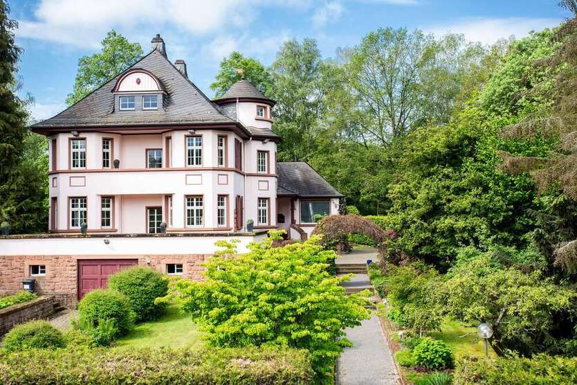 Haus zum Kaufen in Enkenbach-Alsenborn 960.000 € 400 m²