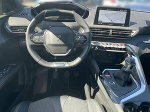 Peugeot 3008 Allure 1.2 PureTech 130 EU6d+Panorama+Focal P 30.750 km 20.950 € Bad Wünnenberg 33181