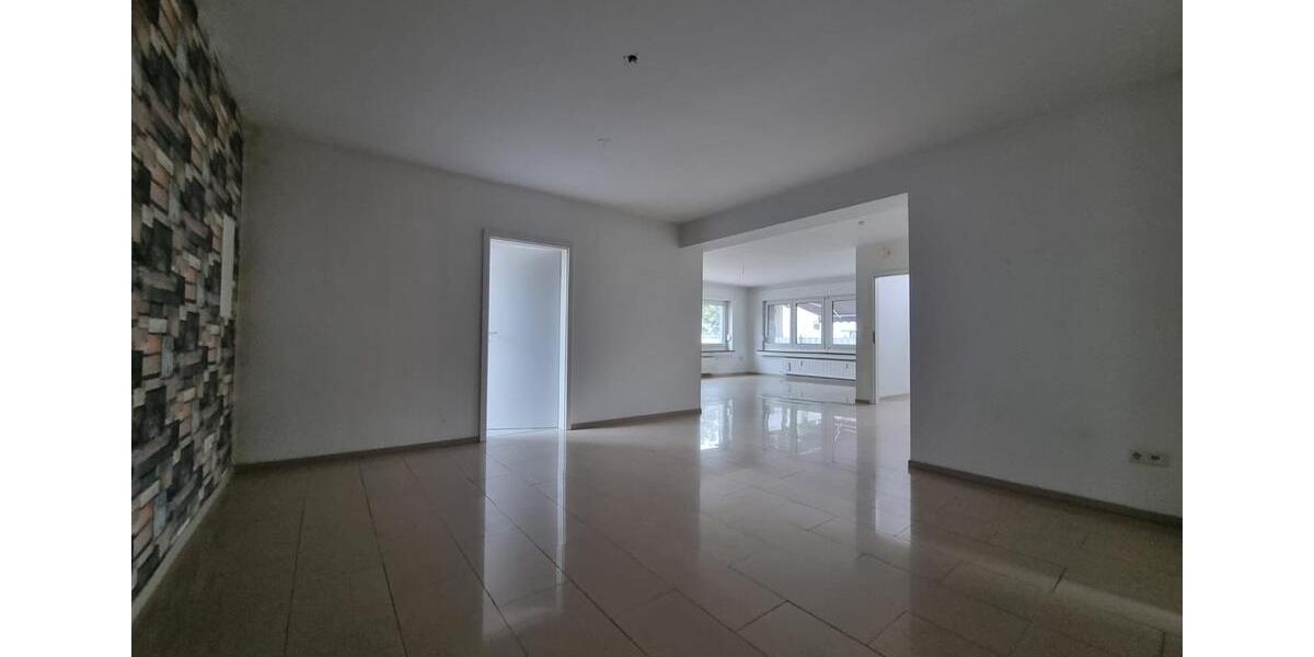 Familienfreundliches, geräumiges 4-Zimmer-Einfamilienhaus mit moderner Ausstattung in ruhiger Lage 4 zimmer