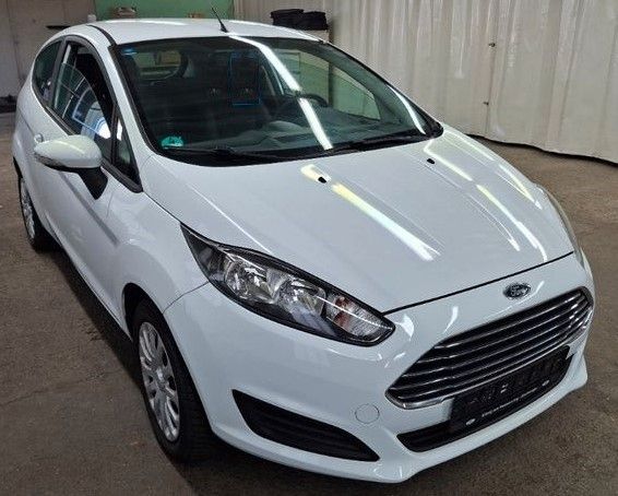 Ford Fiesta 149.800 km 2.900 € Bannewitz 01728