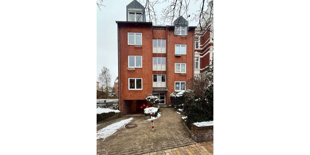 Renovierte 2-Zimmer-Whg. mit neuer EBK, Balkon u. TG-Stellplatz in Top-Lage Holtenauer Straße 2 zimmer