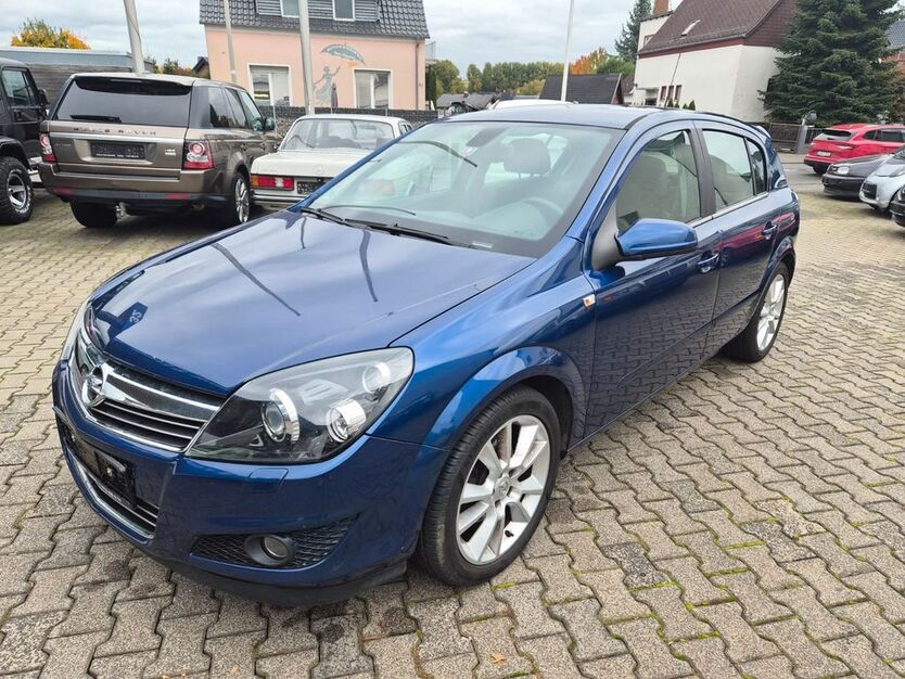 Opel Astra 195.000 km 2.899 € Elz 65604