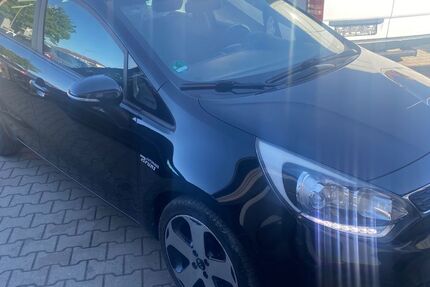 Kia Rio 147.000 km 4.990 &euro; Fürth 90763