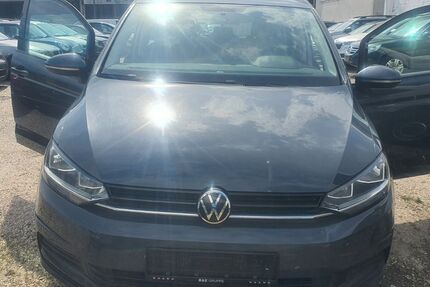 VW Touran 154.000 km 14.900 &euro; Bonn 53227