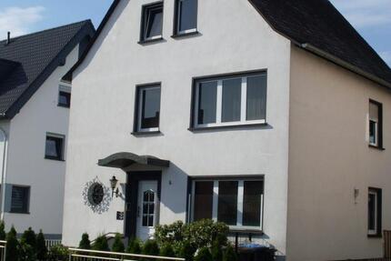 2ZKB schöne+gemütliche+isolierte Dachwohnung mit Dachboden+Garten 2 zimmer