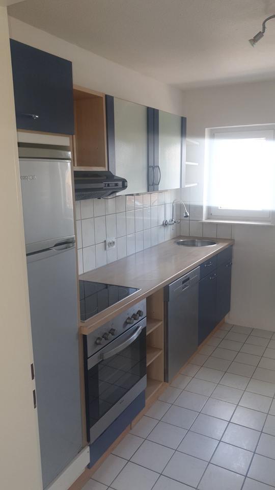 Schöne 3-Zimmer-Wohnung mit Balkon, großem Keller und Parkplatz zimmer