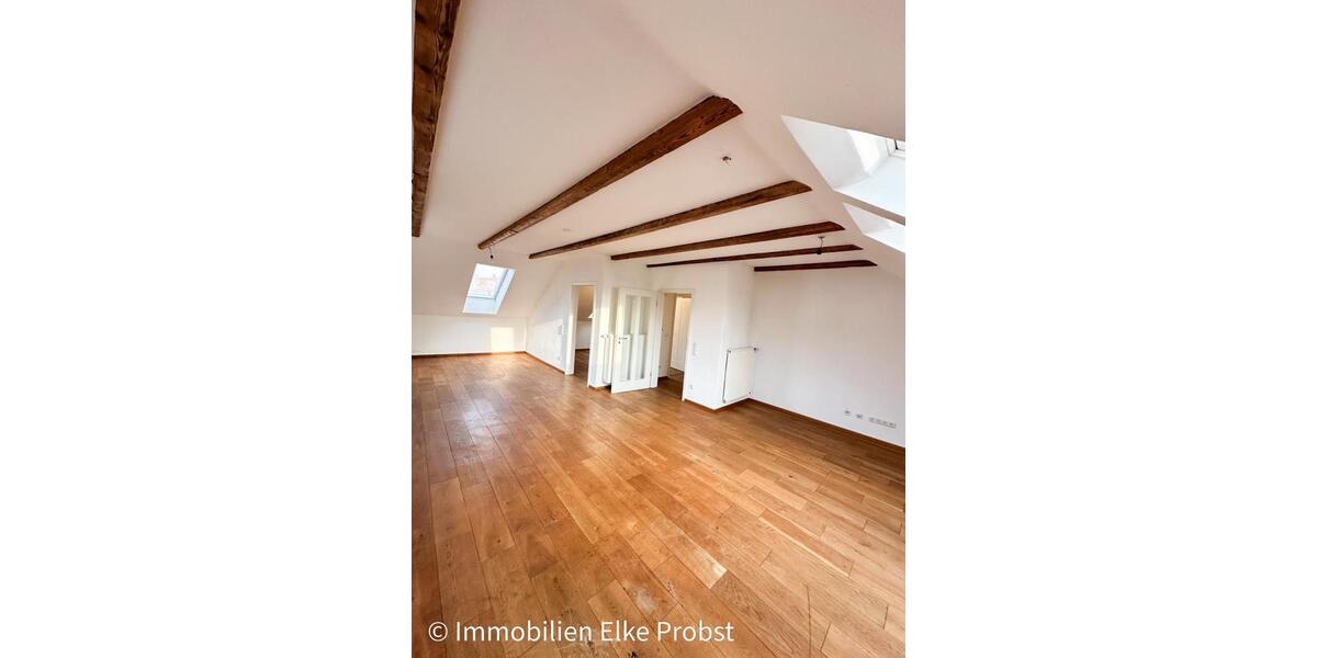 Dachgeschoßwohnung Cham - 4 Zimmer, 86 m&sup2;, 850&euro; | Angebot:25963116