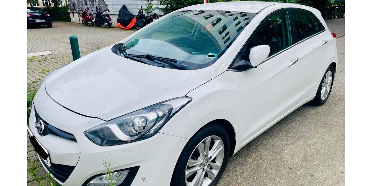 Hyundai i30 215.500 km 4.900 &euro; Berlin 10405