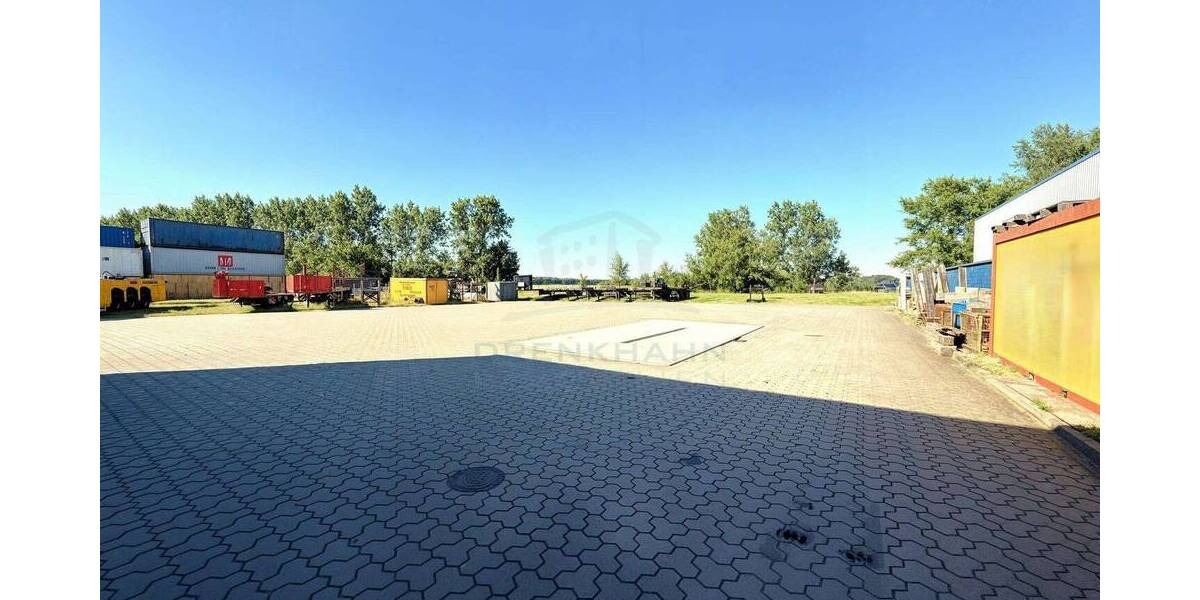 360 m² Warmhalle mit 3 Sektionaltoren, Werkstattgrube, Waschplatz m. Ölabscheider u. Fußbodenheizung zimmer