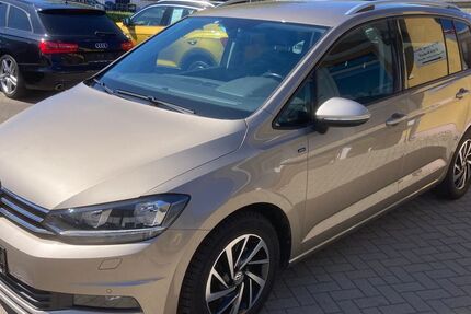 VW Touran 111.077 km 15.750 &euro; Bergen 18528